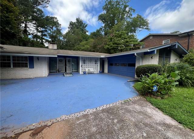 Property at 2323 Valleyside Dr, Decatur, GA 30032, 3 beds, 3 baths