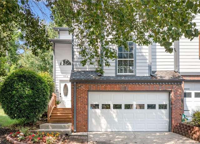 Property at 884 Edgewater Cir, Marietta, GA 30062, 3 beds, 2.5 baths
