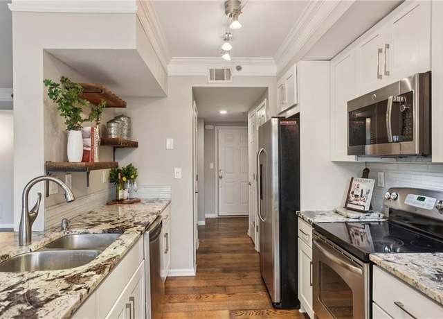 Property at 275 13th St NE #312, Atlanta, GA 30309, 2 beds, 2 baths