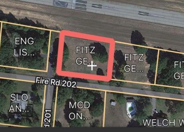 Property at 15 Airport Subdivision Rd, Hawkinsville, GA 31036