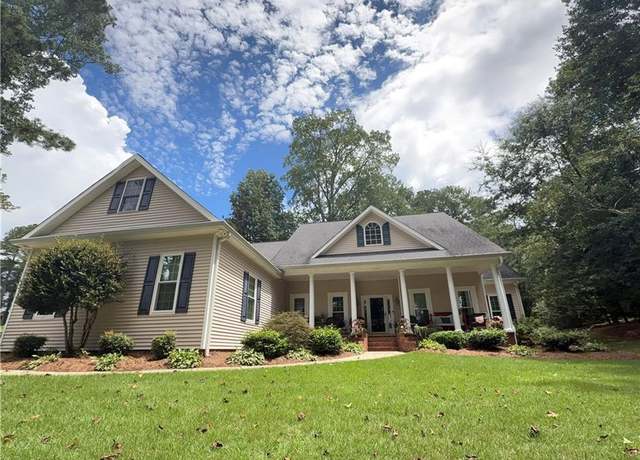 Property at 231 N Lakeshore Dr, Carrollton, GA 30117, 3 beds, 2.5 baths