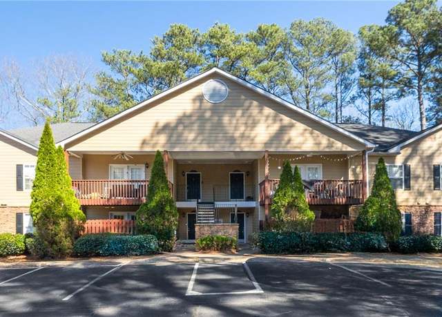 Property at 106 Brighton Pt, Atlanta, GA 30328, 3 beds, 2 baths