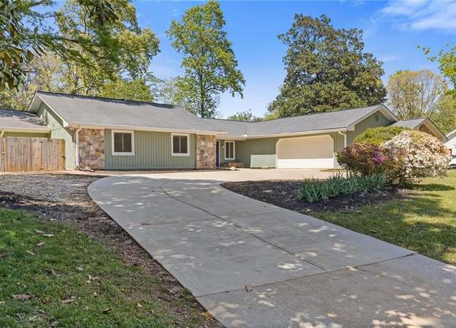 Property at 350 Somerset Ln SE, Marietta, GA 30067, 4 beds, 2.5 baths