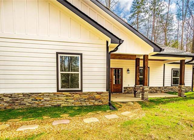 Property at 90 Lake Point Dr, Dahlonega, GA 30533, 3 beds, 2 baths