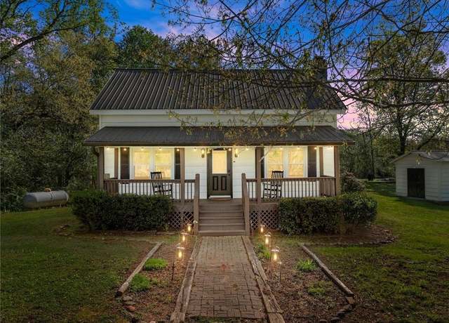 Property at 420 Porter Springs Rd, Dahlonega, GA 30533, 3 beds, 2 baths