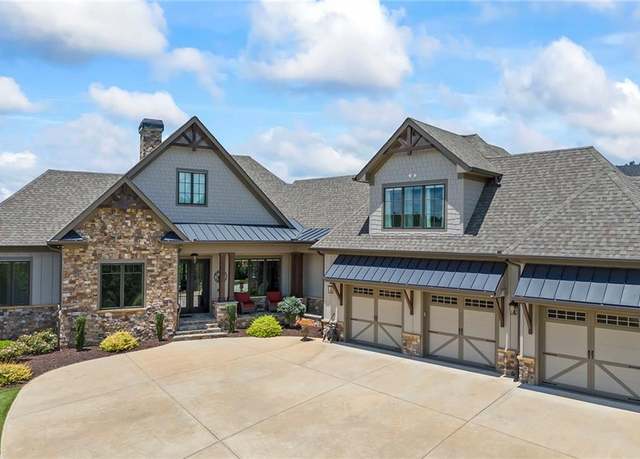 Property at 81 Lookout Pt, Toccoa, GA 30577, 4 beds, 4.5 baths