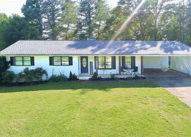 Property at 4416 Tara Dr, Oakwood, GA 30566, 3 beds, 2 baths