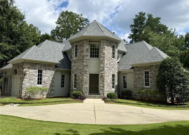 Property at 5027 Green Pine Dr, Atlanta, GA 30342, 5 beds, 5.5 baths