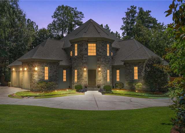 Property at 5027 Green Pine Dr, Atlanta, GA 30342, 5 beds, 5.5 baths
