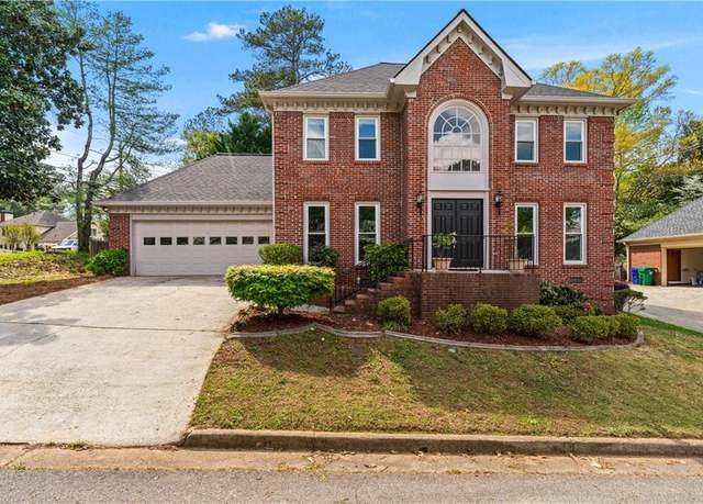Property at 2804 Livsey Woods Dr, Tucker, GA 30084, 3 beds, 2.5 baths