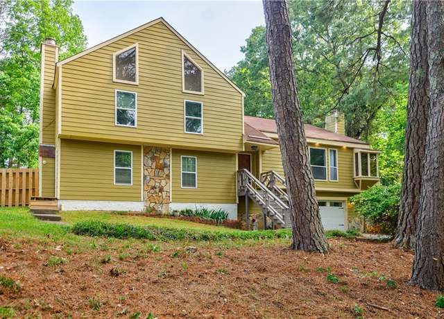 Property at 5105 Davidson Rd NE, Marietta, GA 30068, 4 beds, 3 baths