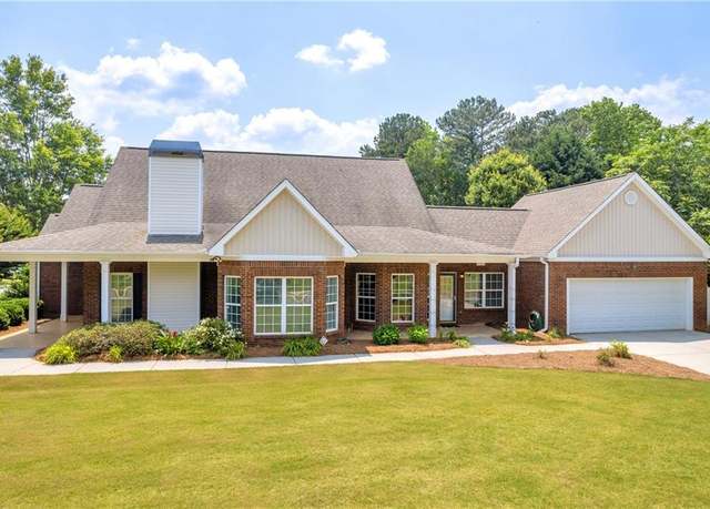 Property at 1202 Shadwell Ln, Monroe, GA 30655, 3 beds, 2 baths