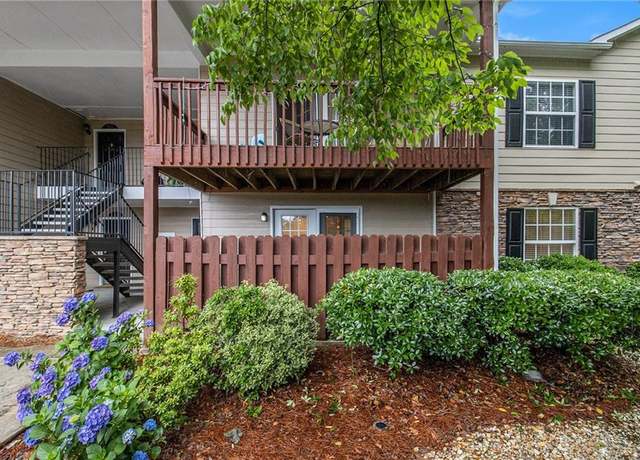 Property at 502 Brighton Pt, Atlanta, GA 30328, 3 beds, 2 baths