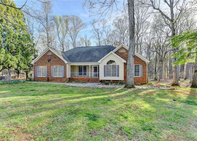 Property at 3075 Superior Dr, Dacula, GA 30019, 5 beds, 3.5 baths