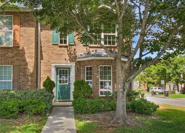 Property at 11403 S Grove Dr, Hampton, GA 30228, 3 beds, 2.5 baths
