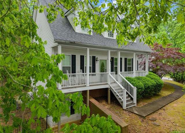 Property at 5303 Monarch Dr, Gainesville, GA 30506, 3 beds, 2.5 baths