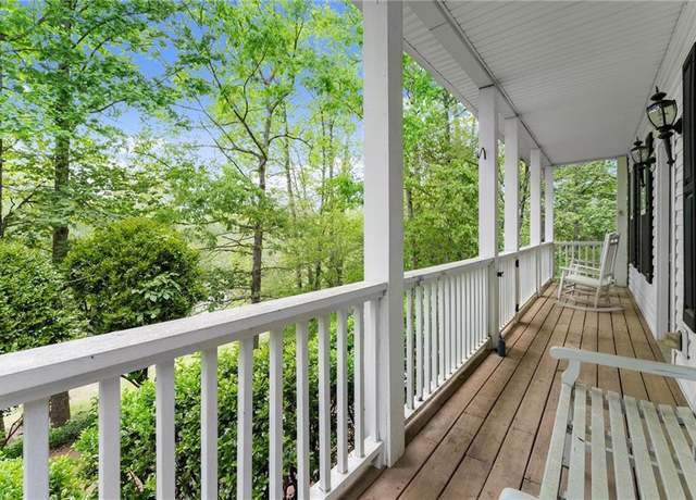 Property at 5303 Monarch Dr, Gainesville, GA 30506, 3 beds, 2.5 baths