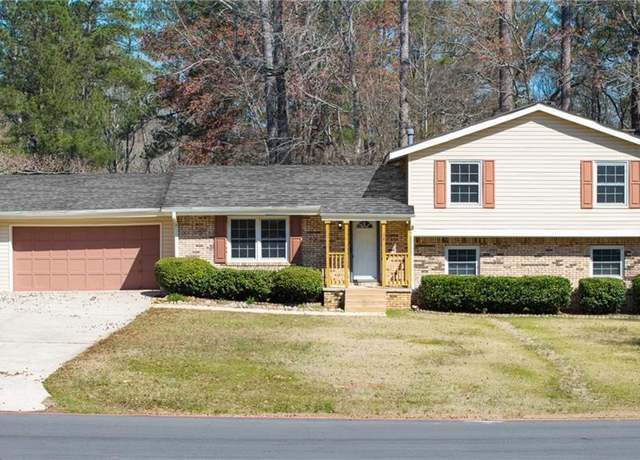 Property at 10 Buckthorne Dr, Newnan, GA 30265, 3 beds, 3 baths