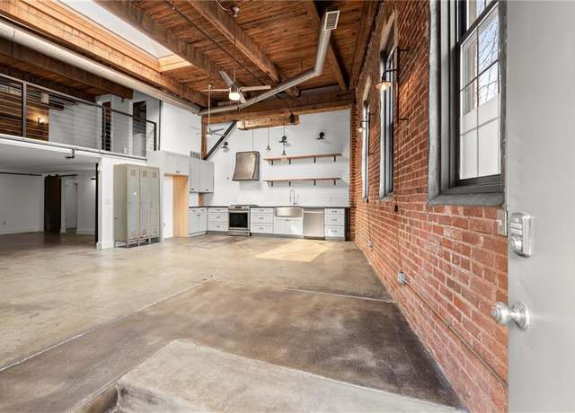 Property at 644 Wells St SW #8, Atlanta, GA 30310, 2 beds, 2 baths