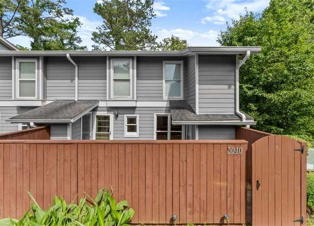 Property at 5040 Meadow Ln NE, Marietta, GA 30068, 2 beds, 2.5 baths