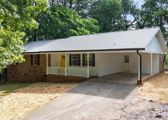 Property at 196 Highland Dr, Calhoun, GA 30701, 3 beds, 2 baths