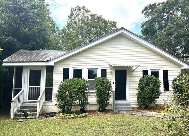 Property at 109 Baugh St, Commerce, GA 30529, 2 beds, 1 bath