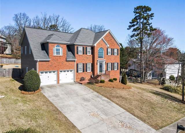 Property at 3176 Crestmont Way NW, Kennesaw, GA 30152, 5 beds, 3.5 baths