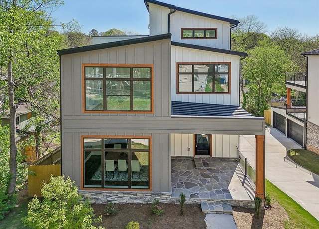 Property at 1140 Hubbard St SW, Atlanta, GA 30310, 3 beds, 2.5 baths