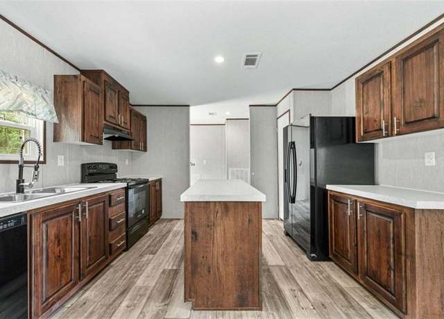 Property at 1617 Sweet City Rd, Elberton, GA 30635, 4 beds, 2 baths