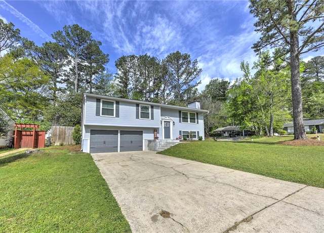 Property at 1460 Parkmont Dr, Roswell, GA 30076, 4 beds, 2.5 baths