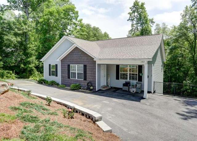 Property at 426 Old Clarksville Hwy, Cleveland, GA 30528, 3 beds, 2 baths