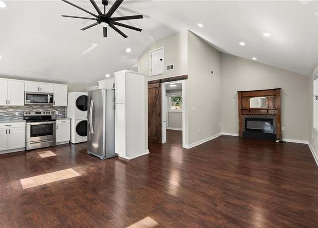 Property at 530 Bolton Rd NW, Atlanta, GA 30331, 3 beds, 2 baths