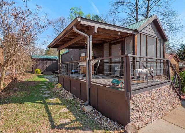 Property at 205 Stag Leap Dr, Cleveland, GA 30528, 1 bed, 1 bath