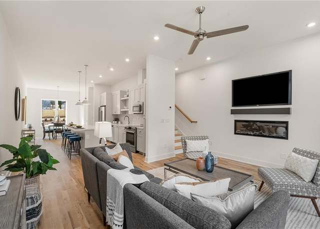 Property at 1237 Memorial Dr SE #402, Atlanta, GA 30316, 3 beds, 2.5 baths