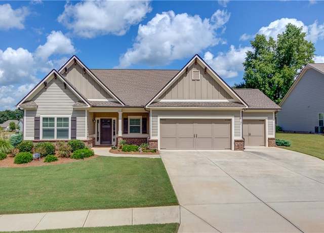 Property at 281 Club Dr, Monroe, GA 30655, 3 beds, 2 baths
