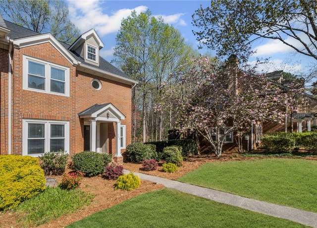 Property at 748 Olde Towne Ln, Marietta, GA 30068, 2 beds, 2.5 baths