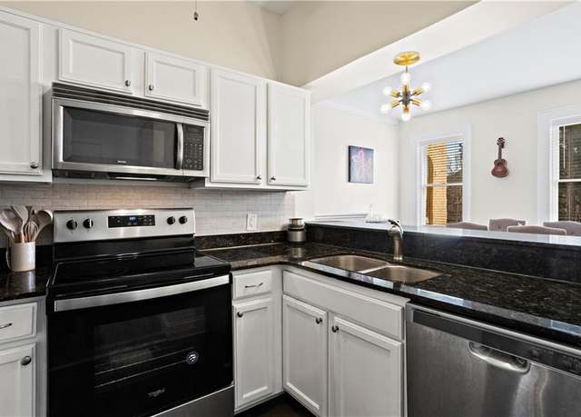 Property at 2855 Peachtree Rd NE #115, Atlanta, GA 30305, 2 beds, 2.5 baths