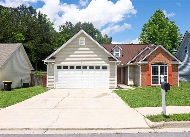 Property at 4016 Meadow Glen Way, Fairburn, GA 30213, 3 beds, 2 baths