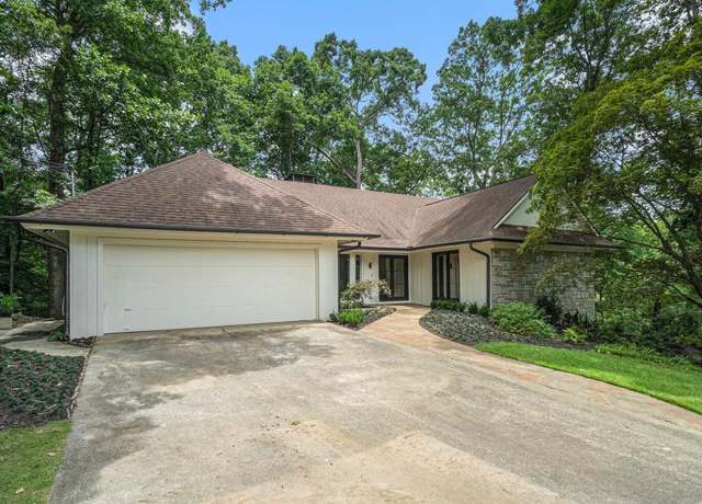 Property at 615 Colebrook Ct, Sandy Springs, GA 30027, 4 beds, 5 baths