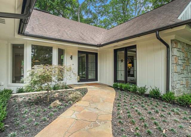 Property at 615 Colebrook Ct, Sandy Springs, GA 30327, 4 beds, 5 baths