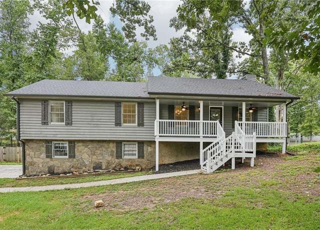 Property at 230 Oakridge Dr SE, Cartersville, GA 30121, 4 beds, 2 baths
