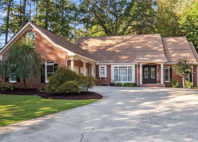 Property at 8900 River Trace Dr, Johns Creek, GA 30097, 6 beds, 5.5 baths