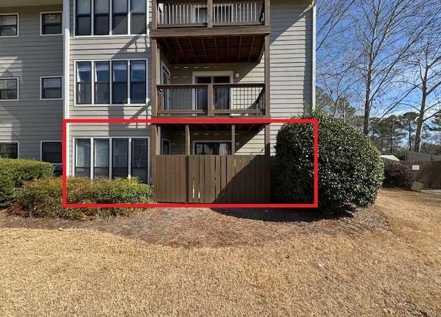 Property at 601 Park Ridge Cir, Marietta, GA 30068, 2 beds, 2 baths