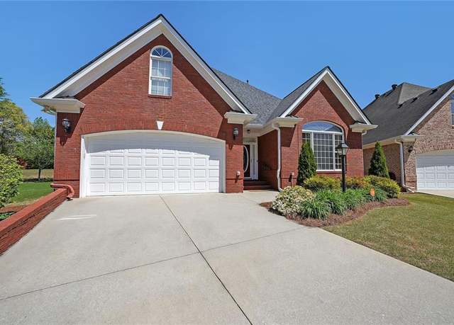Property at 1610 Glenhurst Dr, Snellville, GA 30078, 3 beds, 2 baths