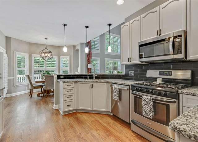 Property at 2073 Woodside Park Dr, Woodstock, GA 30188, 5 beds, 3.5 baths