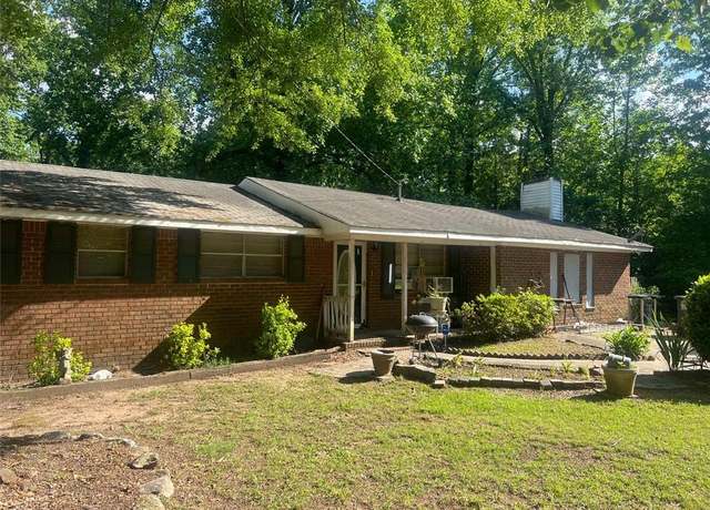 Property at 10199 Starr St SW, Covington, GA 30014, 3 beds, 1.5 baths