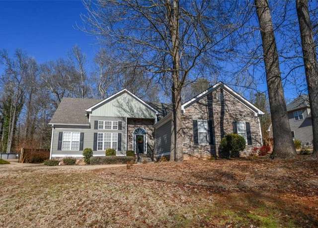Property at 68 Glencrest Dr, Commerce, GA 30529, 3 beds, 2 baths