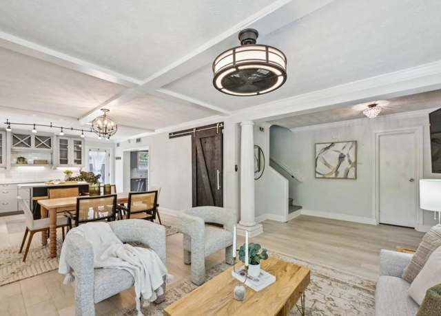 Property at 285 Lakemoore Dr NE Unit A, Atlanta, GA 30342, 3 beds, 2.5 baths