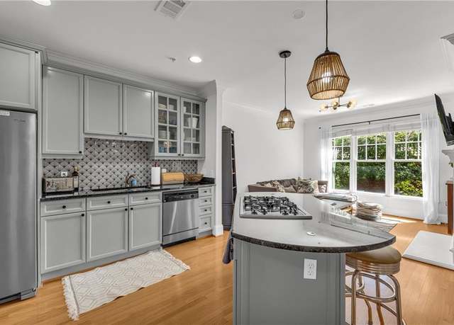 Property at 825 Highland Ln NE #1207, Atlanta, GA 30306, 2 beds, 1 bath