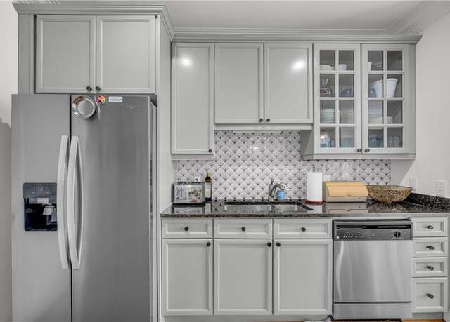Property at 825 Highland Ln NE #1207, Atlanta, GA 30306, 2 beds, 1 bath